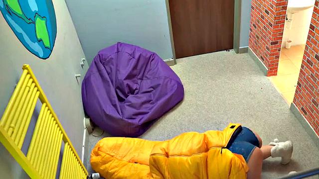 Curvy cocksucking bae banged by Santa in 3way