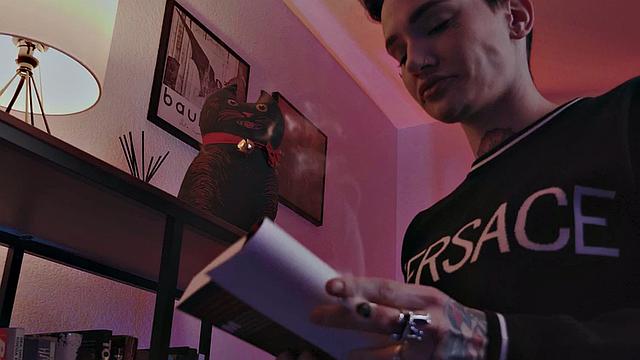 Curvy amateur kissing n licking pussy of 21yo petite GF