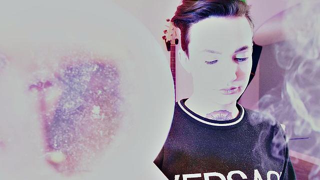 Curvy amateur kissing n licking pussy of 21yo petite GF