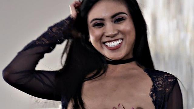 Full sexy Asian babe in lingerie gets banged in oriental muff