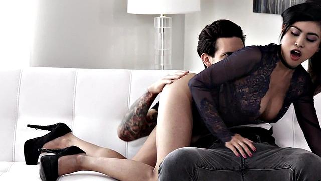 Full sexy Asian babe in lingerie gets banged in oriental muff