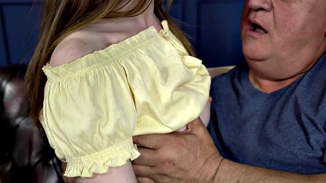 Old dude loves fucking 21yo nasty bae in doggystyle