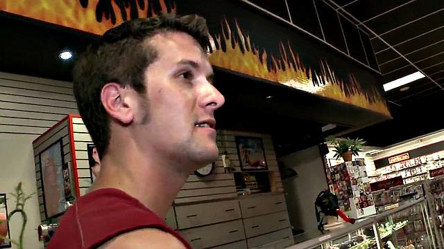 Real straight guy gets gloryhole BJ before cumming in mouth