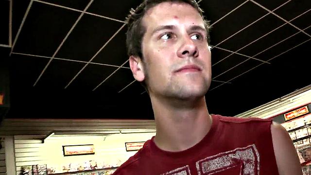 Real straight guy gets gloryhole BJ before cumming in mouth