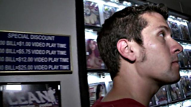 Real straight guy gets gloryhole BJ before cumming in mouth