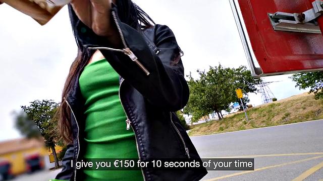 Real ebony babe rammed in doggystyle outdoor