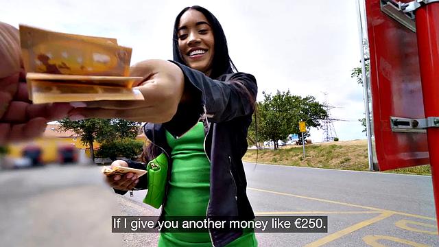 Real ebony babe rammed in doggystyle outdoor