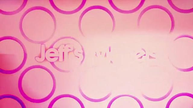 пышная красотка раздвигает сочную письку и дрочит