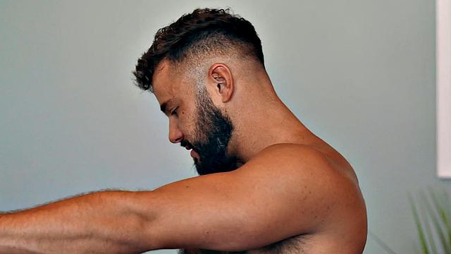 Muscled rager jock assfucks gym trainer after workout