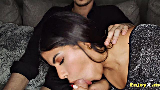 Шейла Ортега сгорает от желания и умоляет Томми Кабрио засадить ей по полной