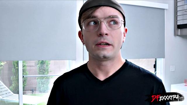 жена берет ббк дома, муж смотрит как куколд