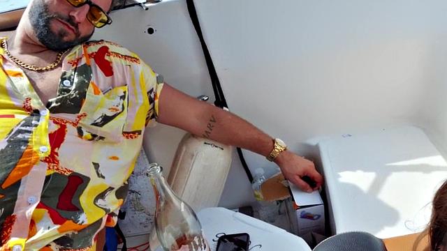 POV big babe in pink bikini enjoys outdoor public sex