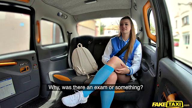 Соблазнительная Оливия Sparkle на заднем сиденье разводит на секс прямо в такси - экзамен подождёт, когда такая киска рядом!