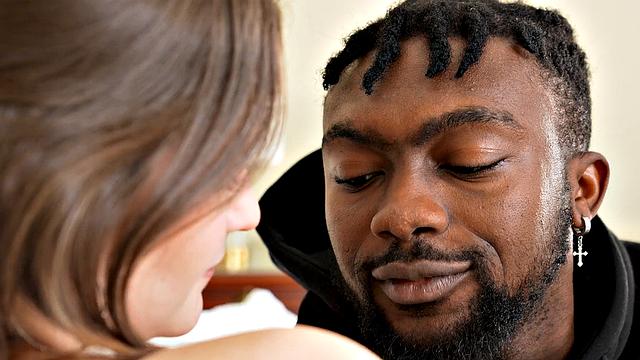 горничная быстро убралась и села на ббк