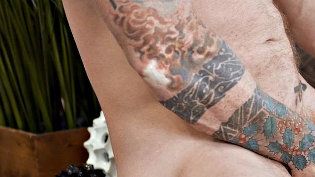 Solo tattooed jock loves stroking his hard dick