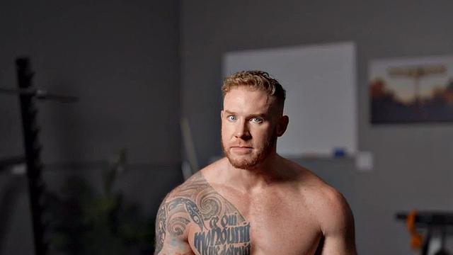 Solo tattooed jock loves stroking his hard dick