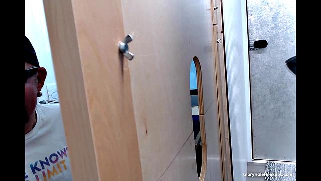 Gloryhole Suck and Bang