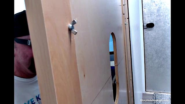 Gloryhole Suck and Bang