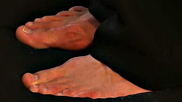 Веселье с ногами на обеде