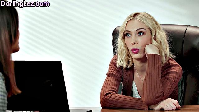 Horny lesbians love pussylicking