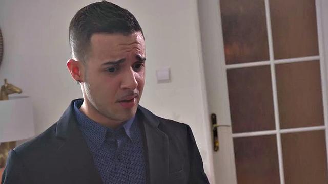 Analfuck beauty bouncing on her man's cock