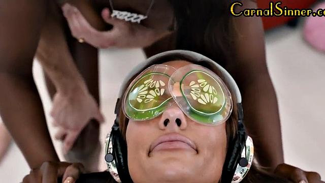 Roundass Ebony babe secretly fucked in front of her BFF