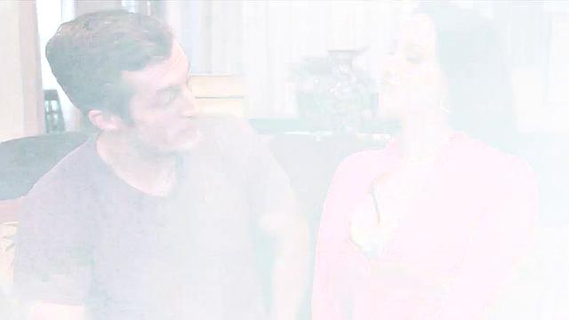 Nyx Monroe is wild for kicks with Brick's