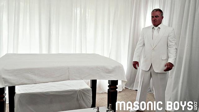 доктор райан проводит приём с особым подходом