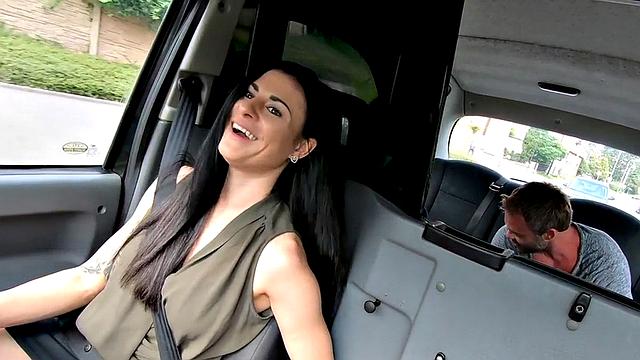 Real taxi driver bae sucks cock and gets pussypounded in car