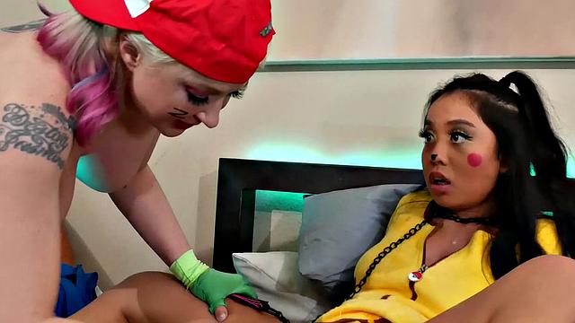 SSEXY MOMMA - Step Mom Leya Out on the Hunt!