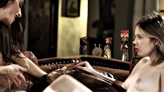 Lez stepmom seduces stepdaughter in lesbian sex