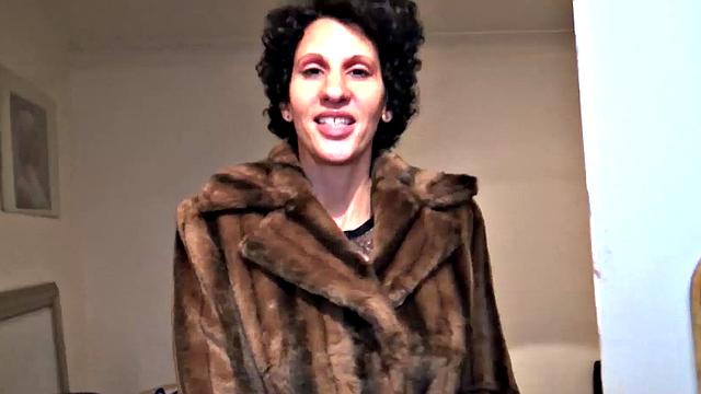 Cock craving English wench blasted with cum