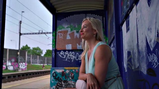 Busty European babe publicly cockrides after blowjob in the park