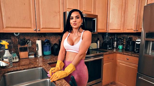Sporty Latina maid deepthroating for her boss