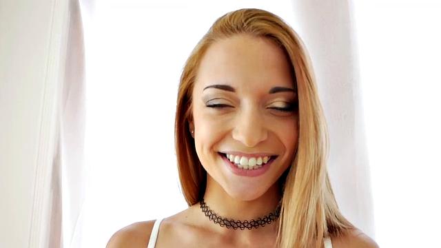 Paisley Rae: Suck Head