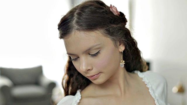 Hot Masturbating Babe