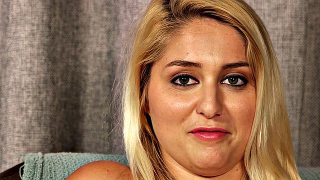 Thick Key West cutie used to be a pro wake boarder. Now she's spreading her pink for you.