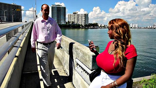 Rachel Raxxx: The Pickup