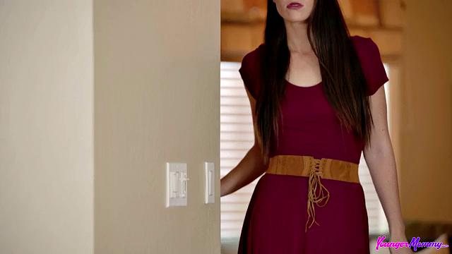 Stepmom Won't Leave Alone - S1:E3