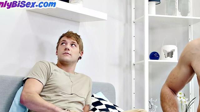 Pussylicked bisex GF drilled in MMF while stroking rod