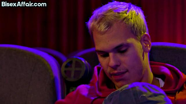 Horny babe gets cuntsmashed