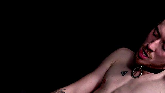 фтм-парень с тату: парень лижет и балует вибратором, вот тебе и романтика