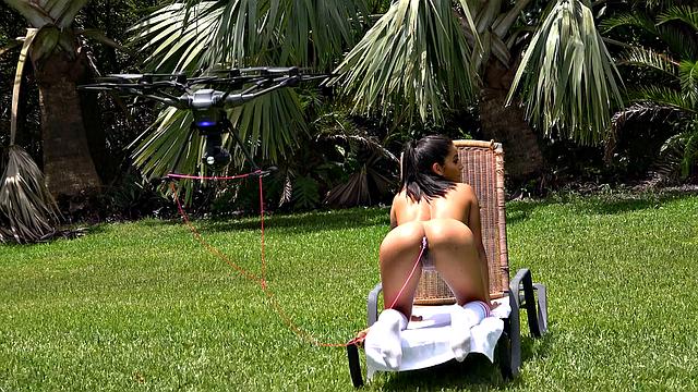 Camsoda - Solo teen soaks pussy in lube for machine to fuck