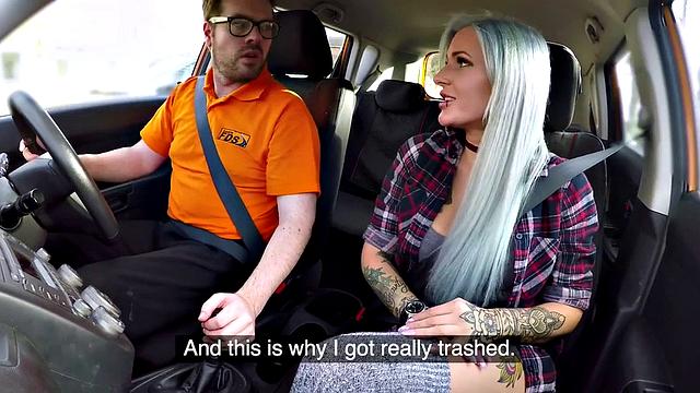 Британская девчонка с большими сиськами не устояла перед жёстким трахом от инструктора