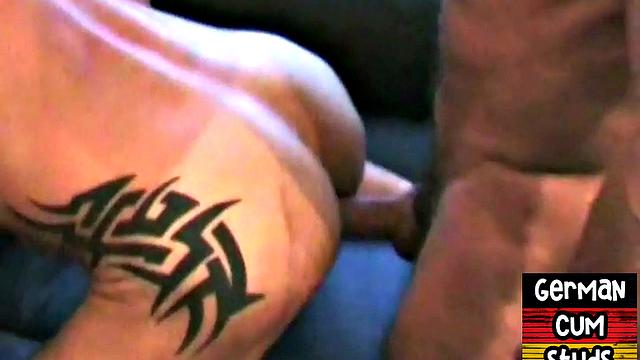 German muscled daddy fucks bottom in homemade closeup