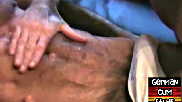 German muscled daddy fucks bottom in homemade closeup