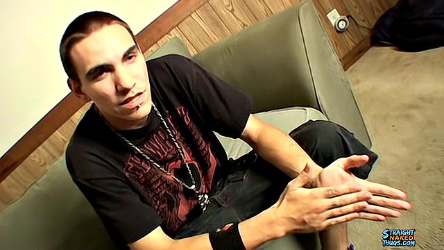 18 Year Old Skater Punk Shows Off His 9 Inch Cock - Cherokee
