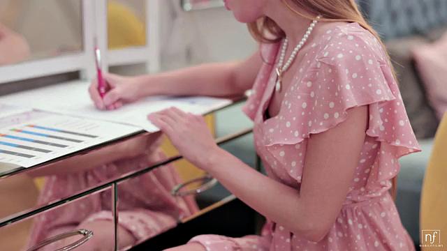 Off The Clock - S44:E1