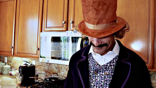 сия вуд трахается с вилли вонкой на кровати