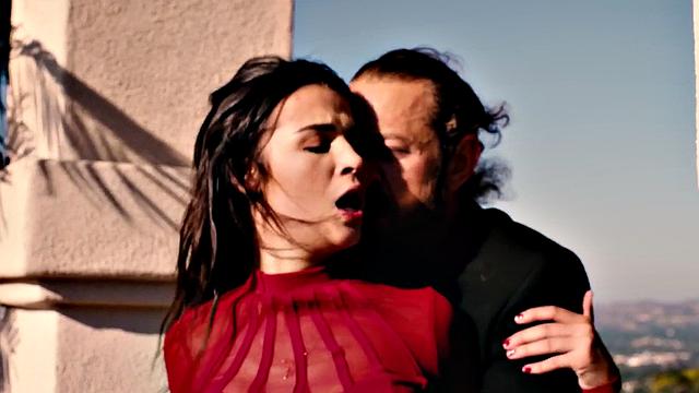 Doggystyle GF sucks and enjoys passionate sex outdoor